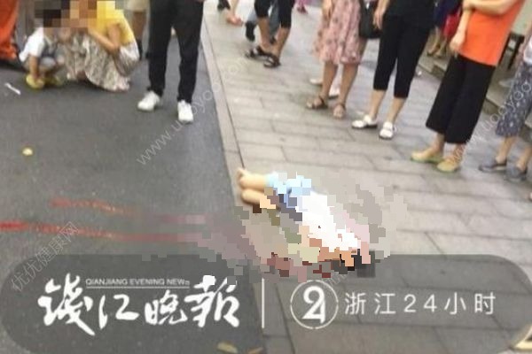 杭州一小女孩從4樓墜下，媽媽抱著弟弟沖下來(lái)(2)