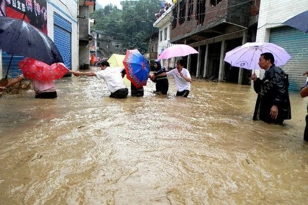 四川屏山暴雨引發(fā)洪災(zāi)，失聯(lián)人數(shù)上升至6人(4)