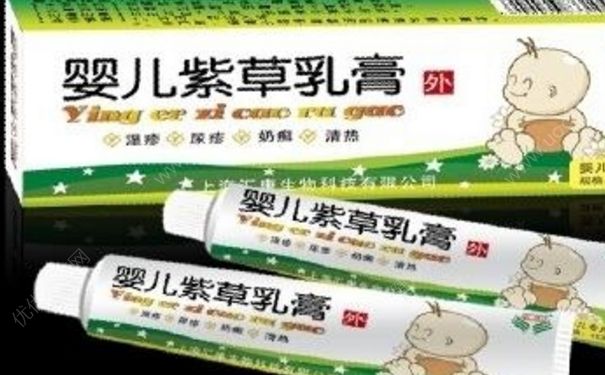 紫草嬰兒軟膏含激素么？紅屁股用紫草嬰兒軟膏(1)