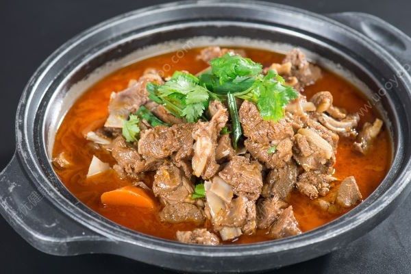 吃羊肉雖然有很多好處，但這2類(lèi)人卻不宜吃羊肉(1)