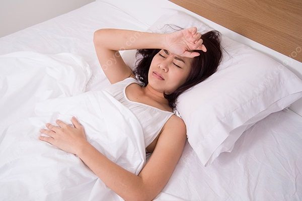 失眠的常見危害有哪些？提高睡眠質(zhì)量的辦法有哪些？(1)