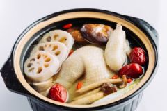 秋季吃什么食物預(yù)防感冒？秋季預(yù)防感冒的食療方有哪些？[圖]