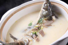 鯉魚(yú)湯對(duì)孕婦有什么好處？鯉魚(yú)湯有哪些做法？[圖]