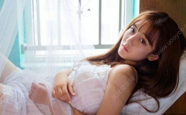 18歲女孩為啥會胸痛？18歲女孩乳房疼痛怎么處理？(1)