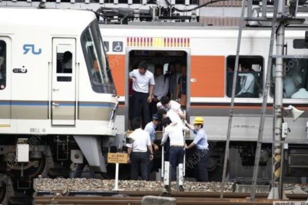 日本大阪5.9級(jí)地震致一名女童心肺停止至少8人受傷，室內(nèi)避震方法(1)