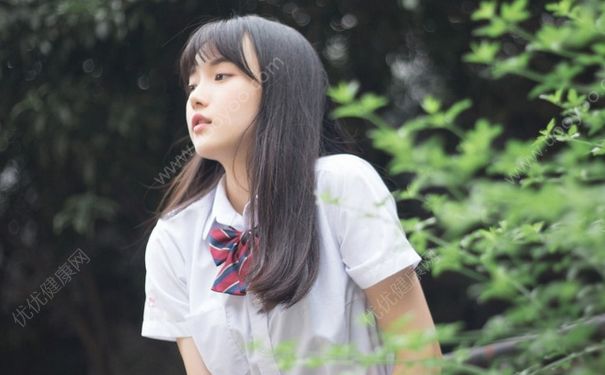 16歲女生胸部一大一小正常嗎？16歲乳房一大一小怎么辦？(4)