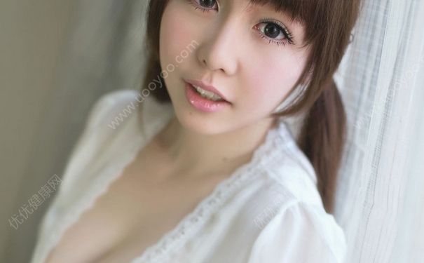 16歲女孩肩膀一高一低怎么辦？16歲女生肩膀不對稱是為什么？(2)