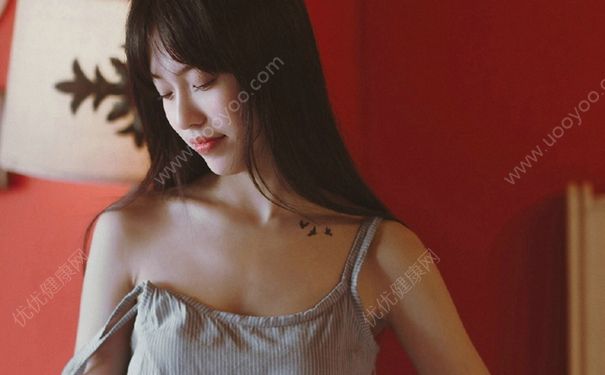 女生乳房里面硬硬的怎么回事？青春期胸部是硬的怎么辦？(3)