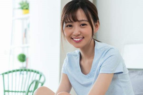 姑娘22樓離奇墜亡，物業(yè)：房間窗戶只能打開30厘米(4)