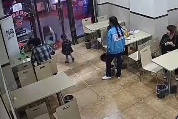 孕婦故意伸腳絆倒4歲男童，孩子患先天性心臟已住院(2)