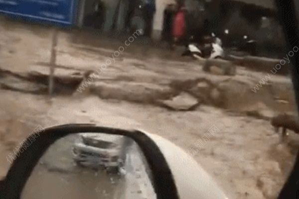 甘肅遭遇強(qiáng)對(duì)流天氣暴雨冰雹，已疏散群眾三百多人(1)