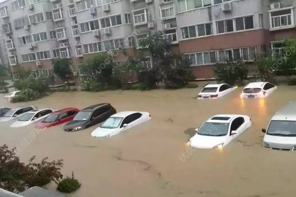 甘肅遭遇強(qiáng)對(duì)流天氣暴雨冰雹，已疏散群眾三百多人(4)