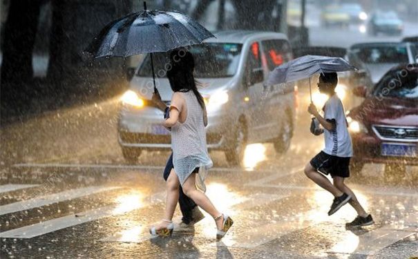 雨一直下怎么辦？天天下雨衣服都干不了(1)