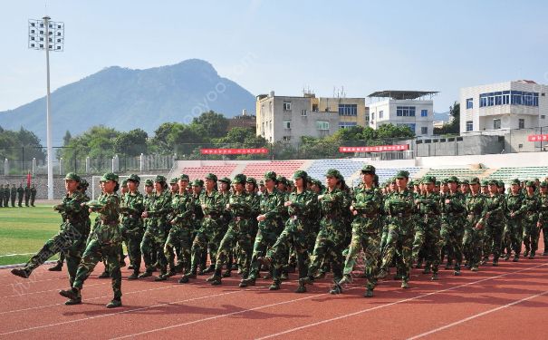 不想軍訓(xùn)怎么辦？軍訓(xùn)不想去該怎么做？(2)