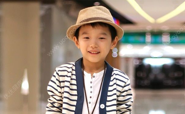 8歲男孩的標(biāo)準(zhǔn)身高體重是多少？8歲男孩正常身高體重是多少？(3)