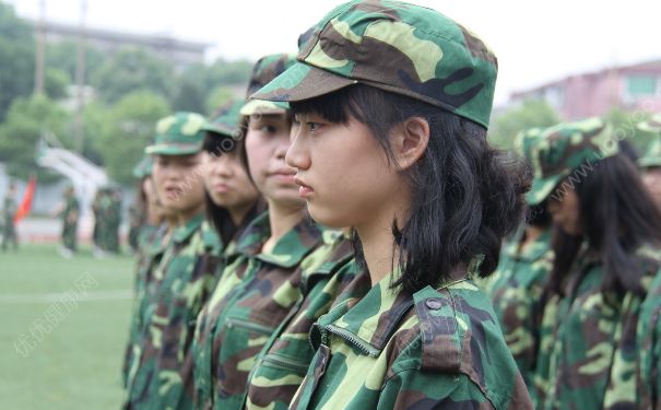 女生軍訓(xùn)需要準(zhǔn)備什么？女生軍訓(xùn)必備物品(2)