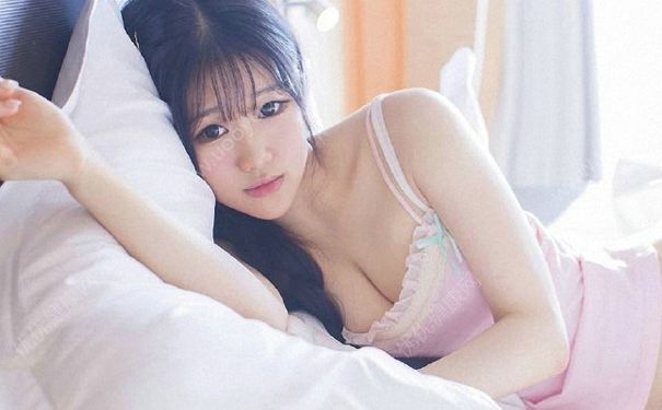 14歲女孩乳頭上有白點(diǎn) 14歲女生乳頭上有白色分泌物正常嗎？(2)