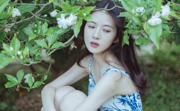 17歲女生胸部一大一小是什么原因？17歲乳房一大一小怎么辦？(4)