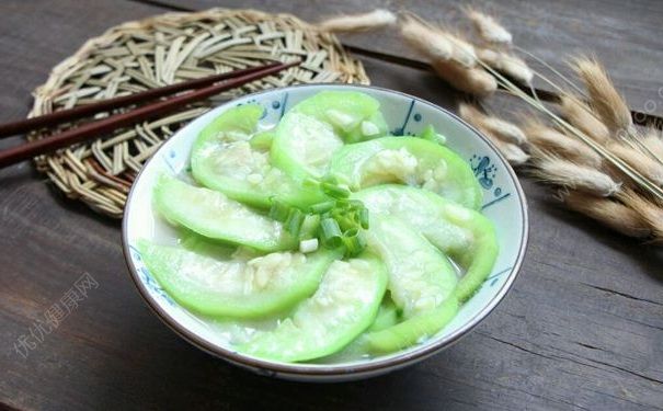 為什么都說(shuō)絲瓜是清涼解暑的佳品？絲瓜養(yǎng)生菜肴有哪些？(1)