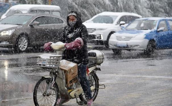 多地迎來(lái)下半年首場(chǎng)降雪，氣溫驟降要注意什么？(2)