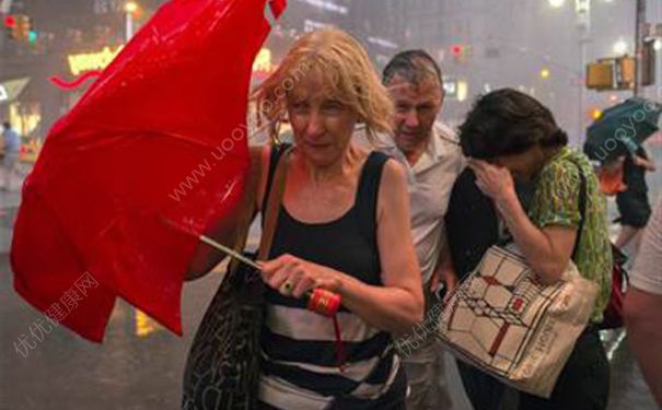 淋雨后怎么辦？淋雨后可以洗澡洗頭嗎？(1)