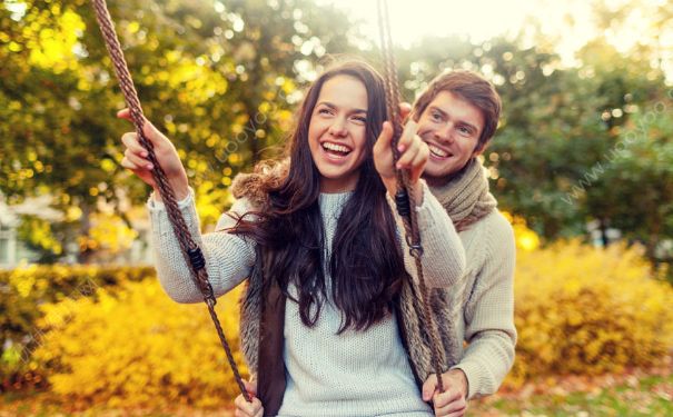 男人怎樣才能獲得女人的好感？博取女人的芳心該怎么做？(1)