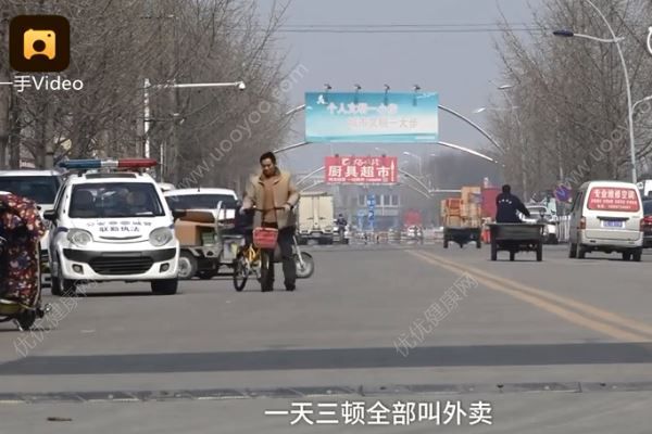 女友一日三餐叫外賣，男子缺錢偷近萬元鞋變賣(4)