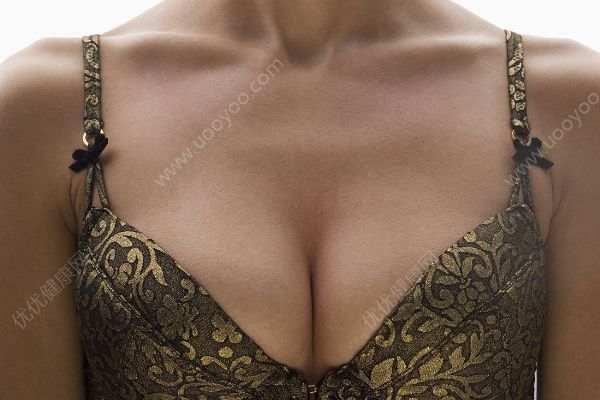 擠乳溝的危害有哪些？哪些行為影響乳房發(fā)育？(3)