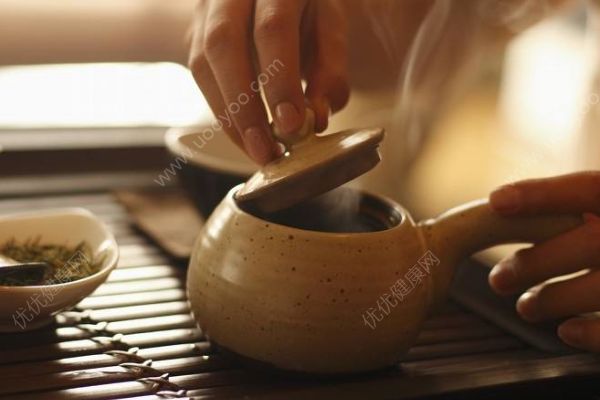 補(bǔ)氣養(yǎng)血的女性茶飲  女人喝出好氣色(2)