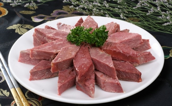 讓牛肉變嫩的妙招有哪些？如何烹飪牛肉肉質(zhì)鮮嫩可口？(1)