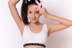 14歲女孩乳房發(fā)育了嗎？正常14歲女生胸部有多大？[多圖]