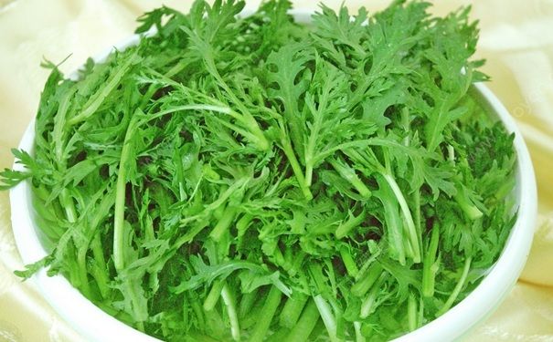 吃茼蒿有什么好處？茼蒿怎么吃好？(1)