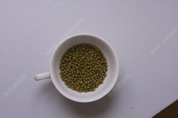 綠豆湯中可以加蜂蜜嗎？綠豆和蜂蜜能一起吃嗎？(4)