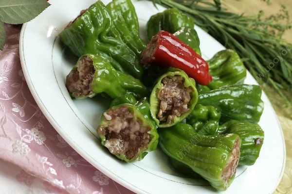 辣椒里面塞肉餡叫什么菜？辣椒里面塞肉餡怎么做？(1)