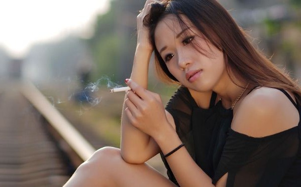 女性吸煙對身體有哪些傷害？女性吸煙有哪些常見原因？(1)