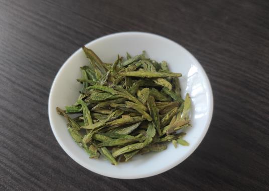 龍井茶可以用沸水泡嗎？經(jīng)常喝龍井茶對(duì)身體好嗎