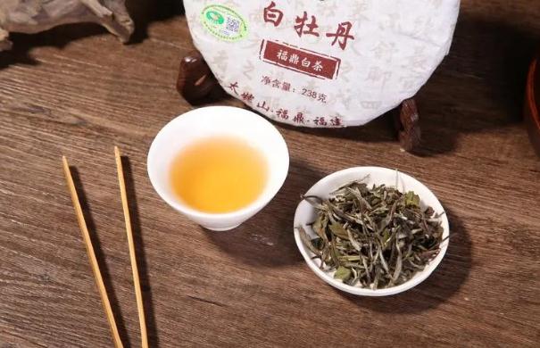 白牡丹茶屬于什么茶類？牡丹花蕊茶有什么功效和作用？